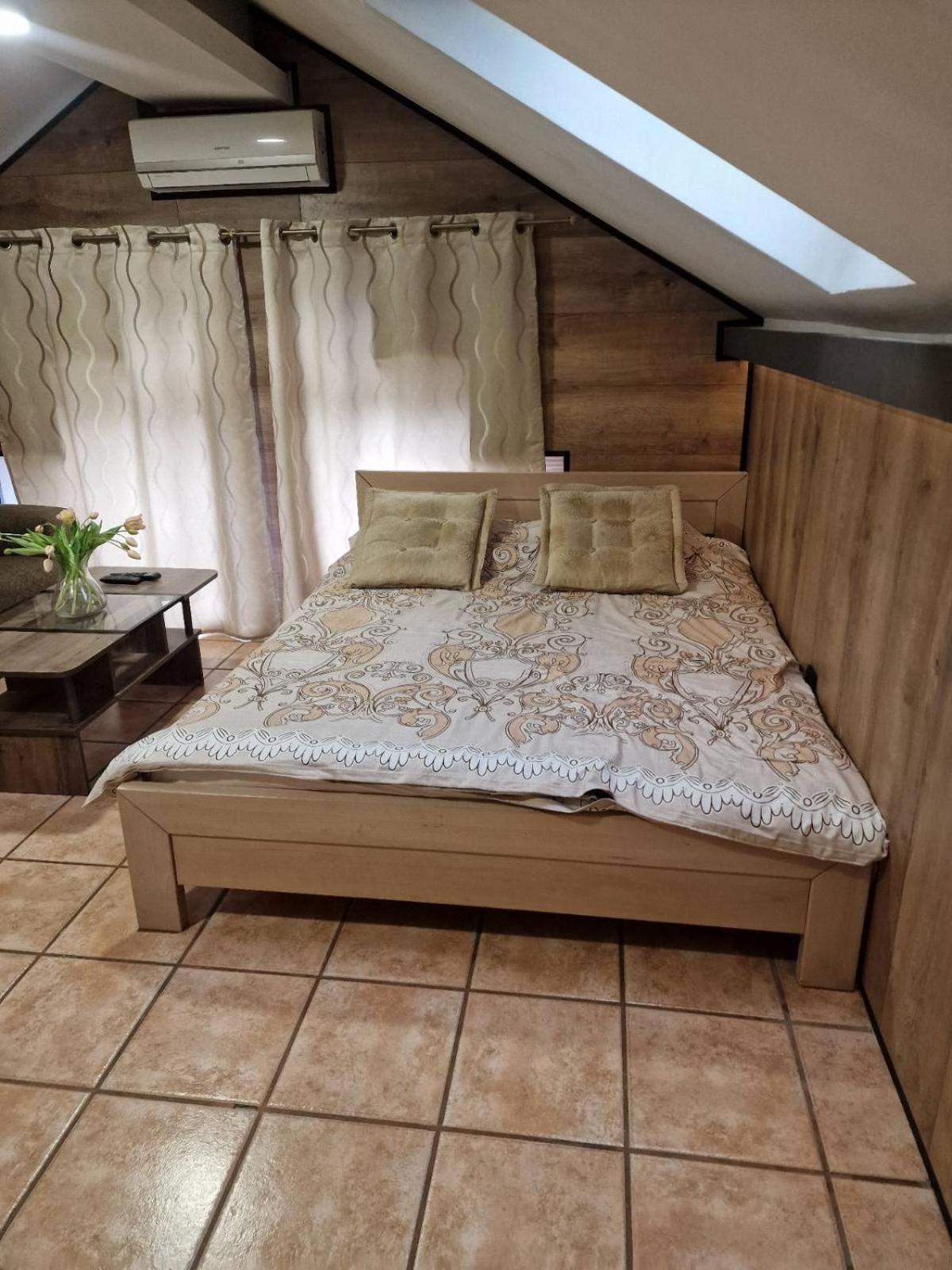 Guest House Maja Novi Sad Bagian luar foto