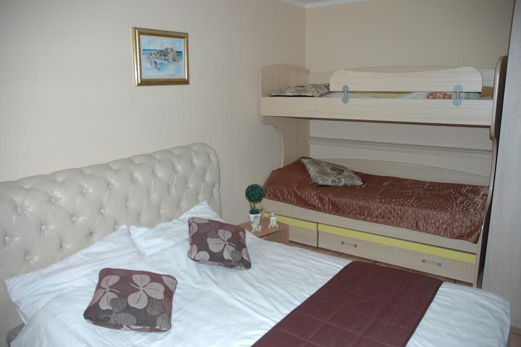 Guest House Maja Novi Sad Bagian luar foto