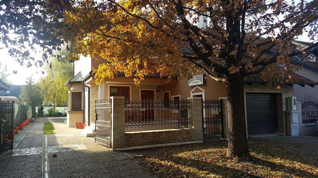 Guest House Maja Novi Sad Bagian luar foto