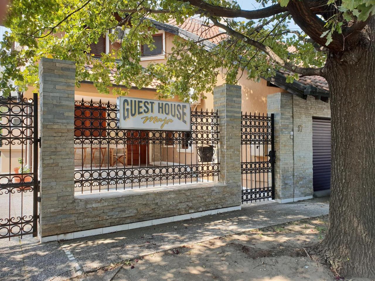 Guest House Maja Novi Sad Bagian luar foto